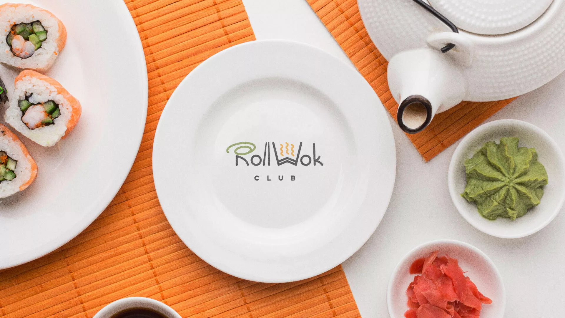 Разработка логотипа и фирменного стиля суши-бара «Roll Wok Club» в Владивостоке